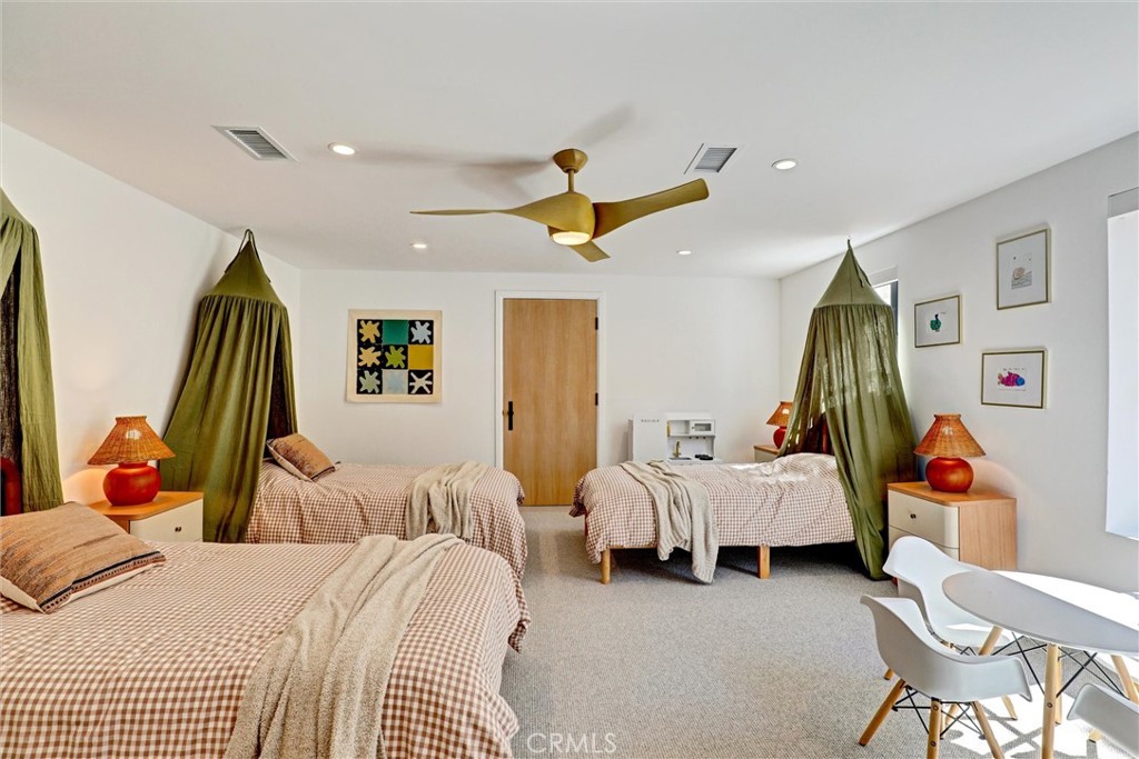 4 S Vista De La Luna