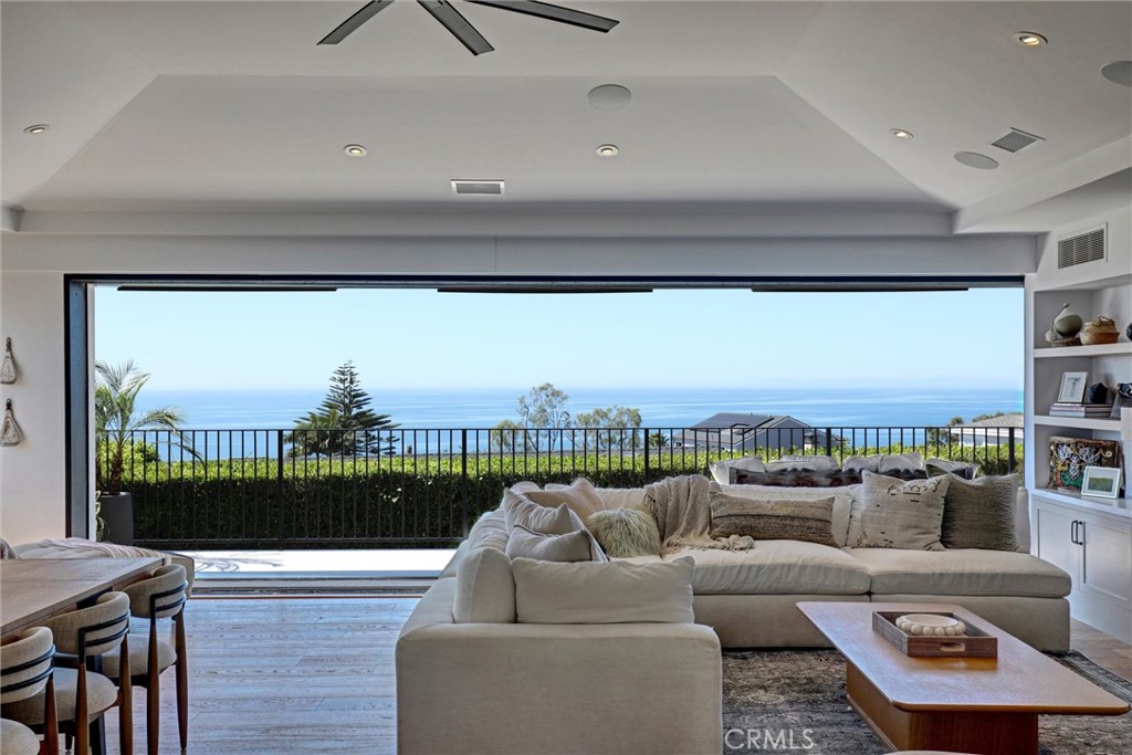 4 S Vista De La Luna