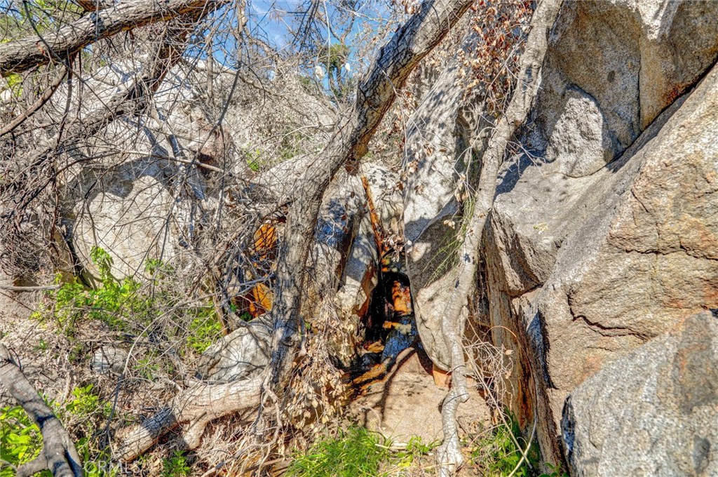 2 Decker Canyon Road