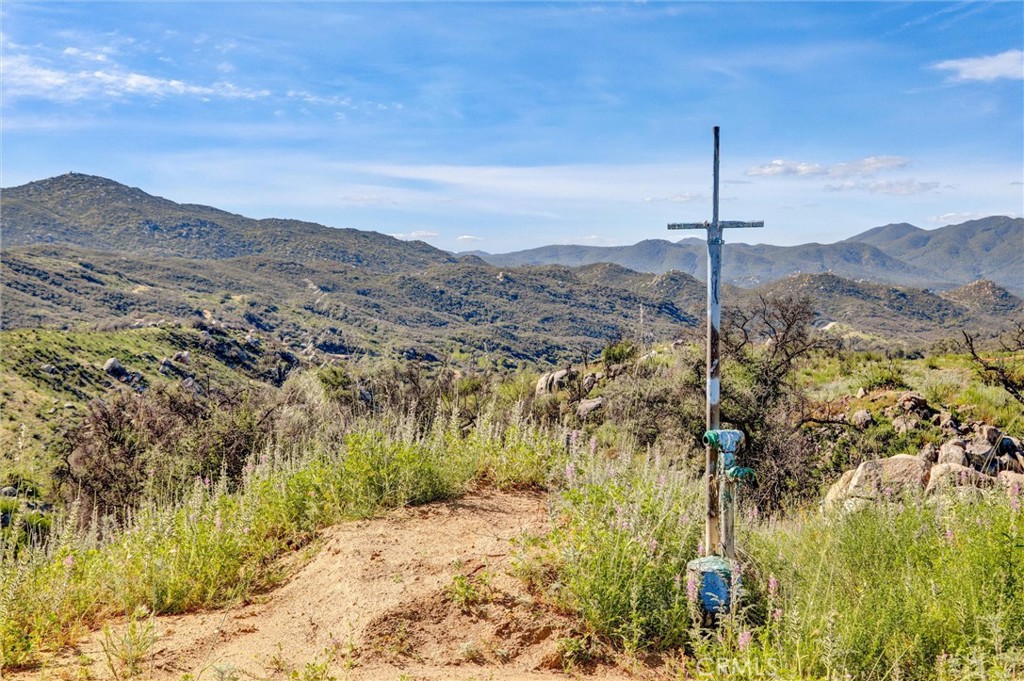 2 Decker Canyon Road