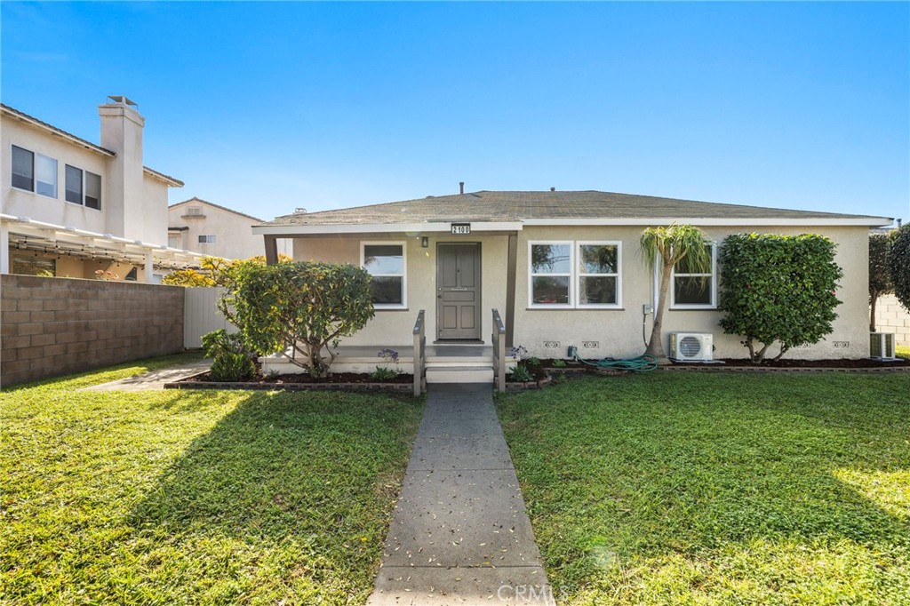 2100 W Valencia