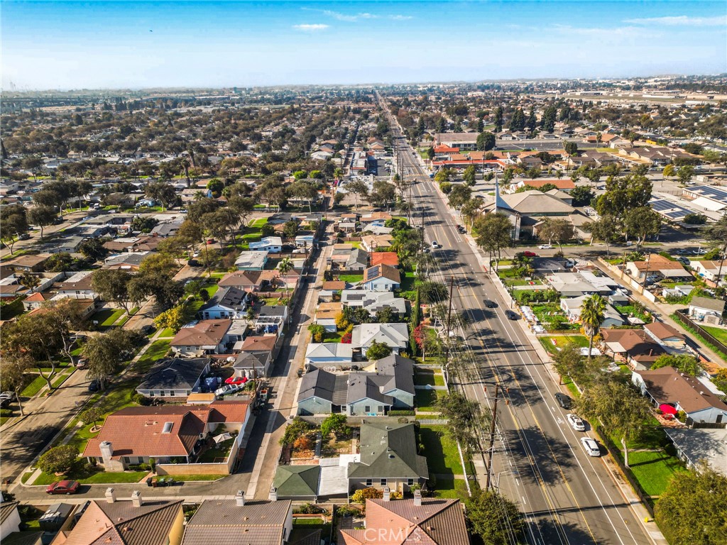 2100 W Valencia