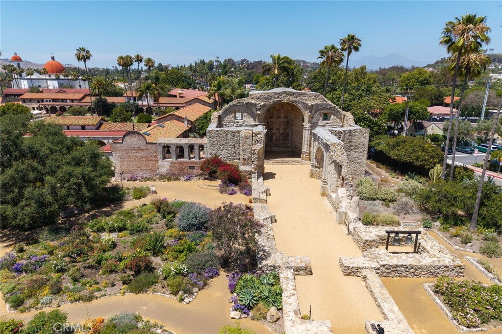 31442 El Camino Real
