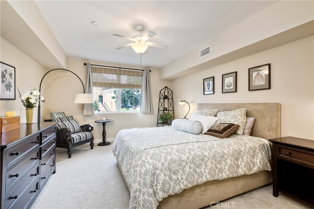 543 LAGUNA Drive
