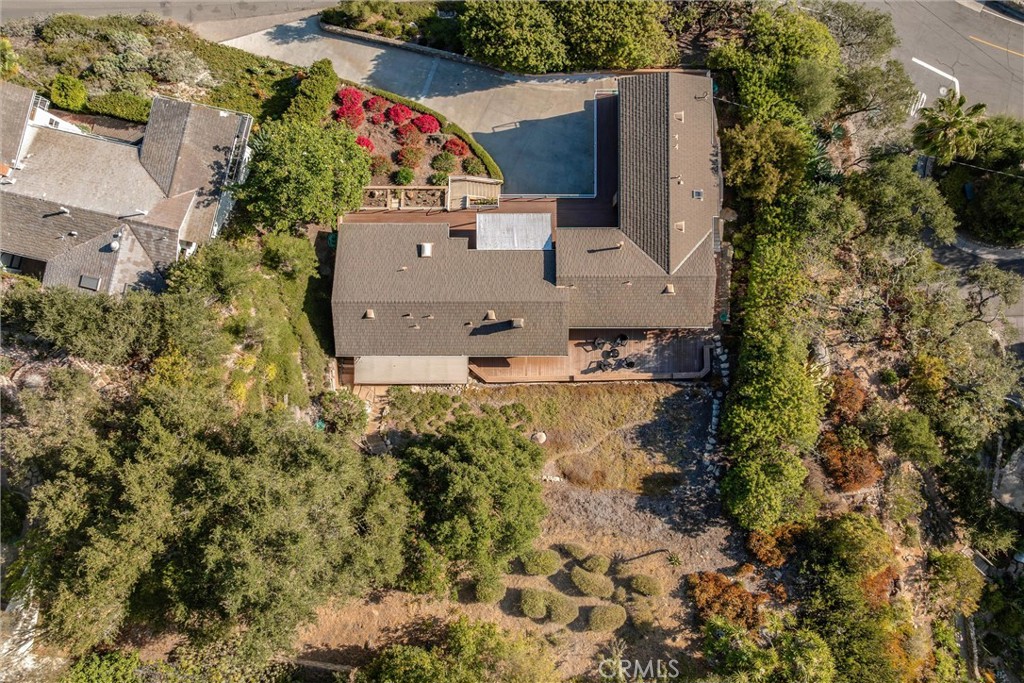 33 Loma Media Road