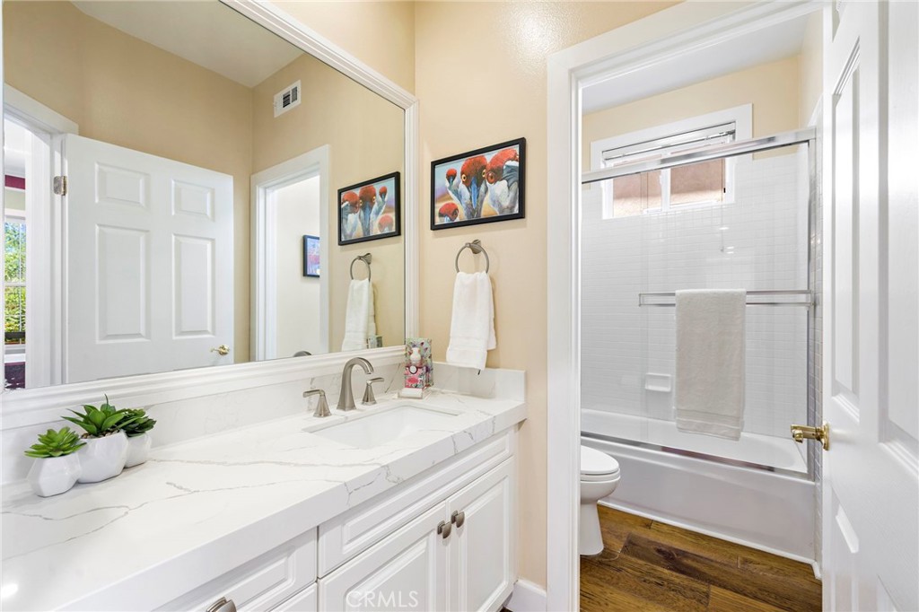 48 Downfield Way
