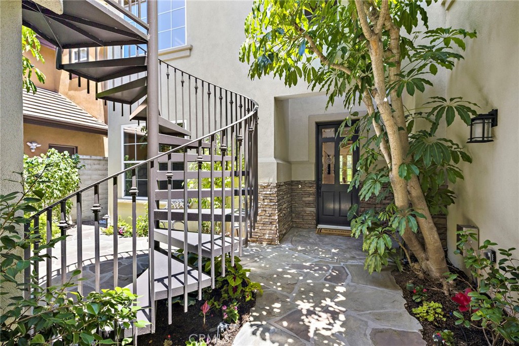 48 Downfield Way