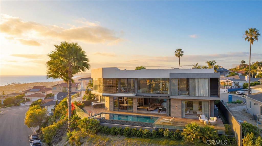 1205 Via La Mesa