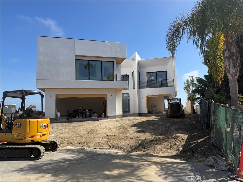 1205 Via La Mesa