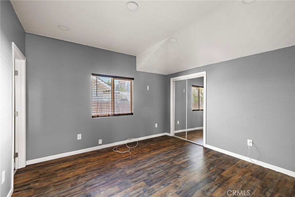 1040 W 3rd