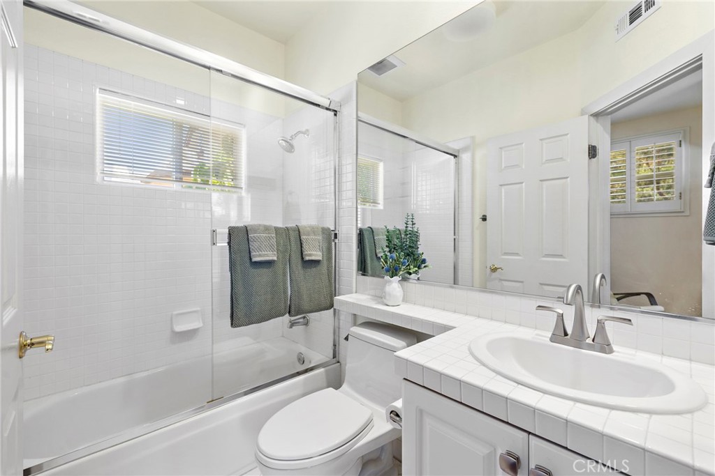 48 Downfield Way