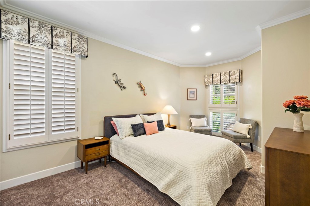 48 Downfield Way