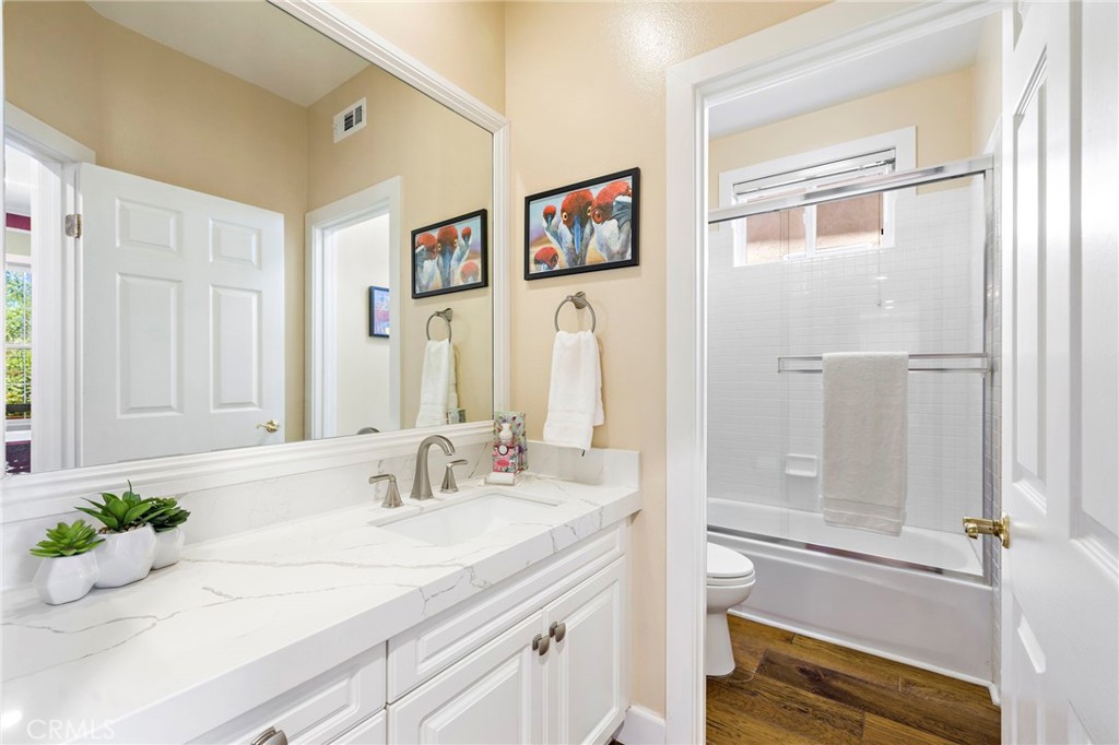 48 Downfield Way