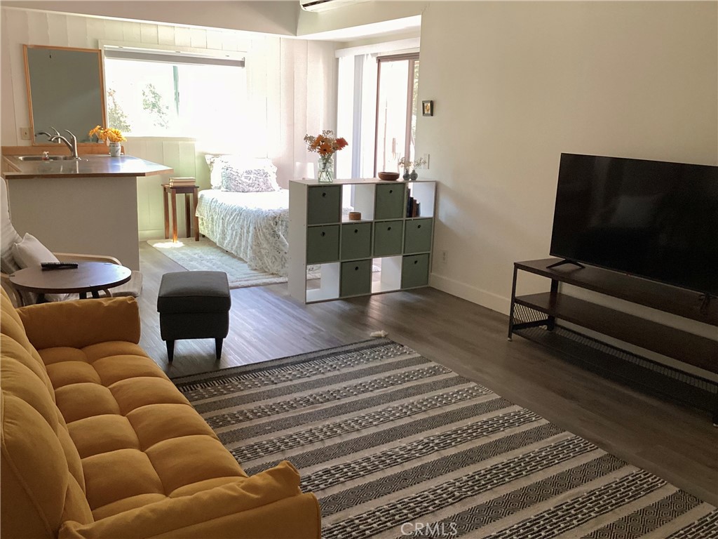 23531 Avenida La Caza B