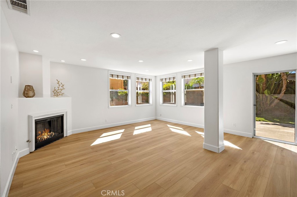 2 Bootstrap Court