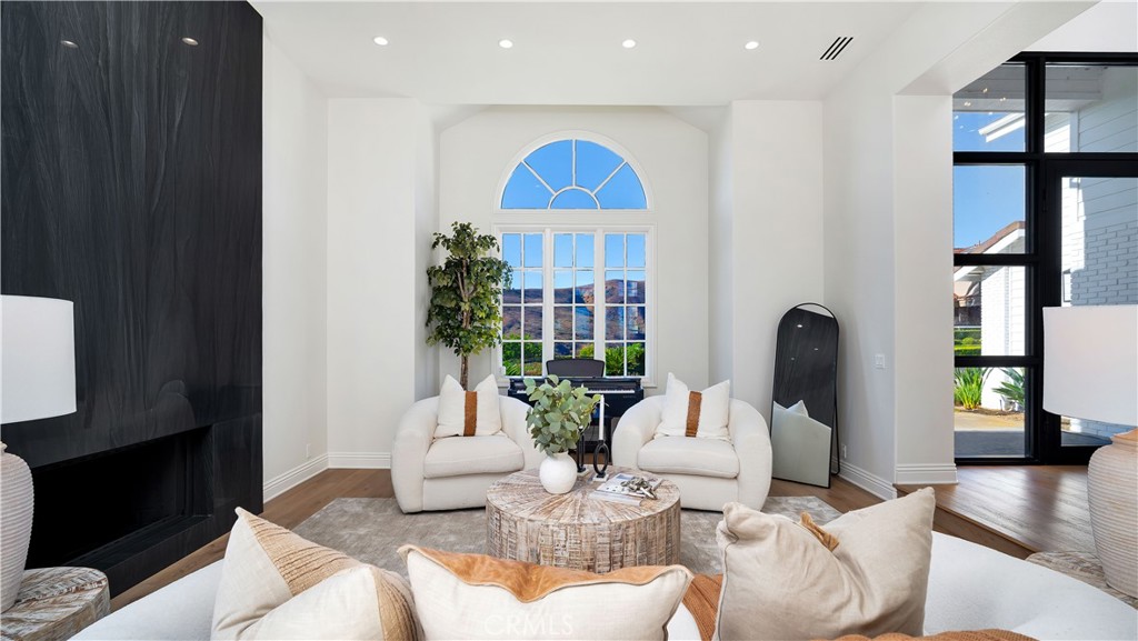 4855 Green Crest Drive