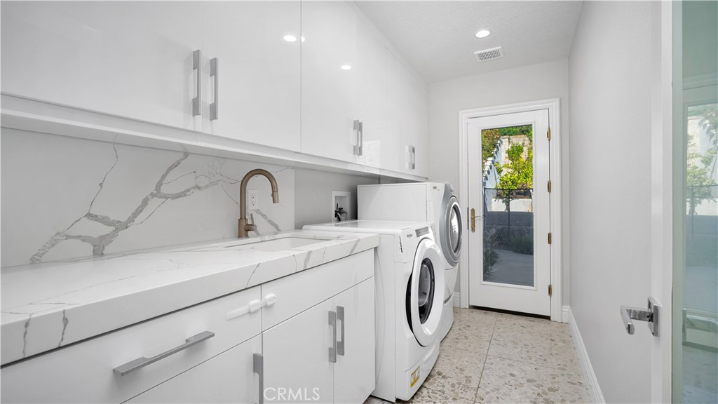 4855 Green Crest Drive