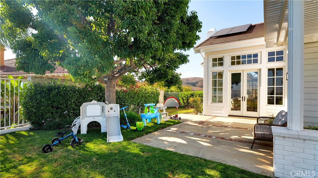 4855 Green Crest Drive