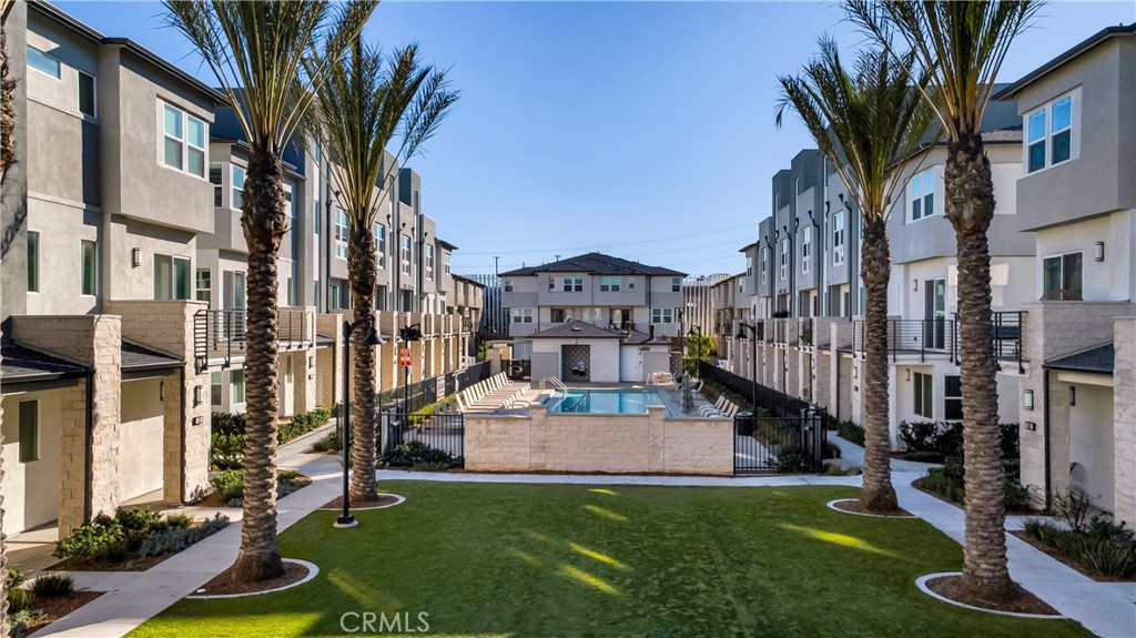 1130 S Urbana