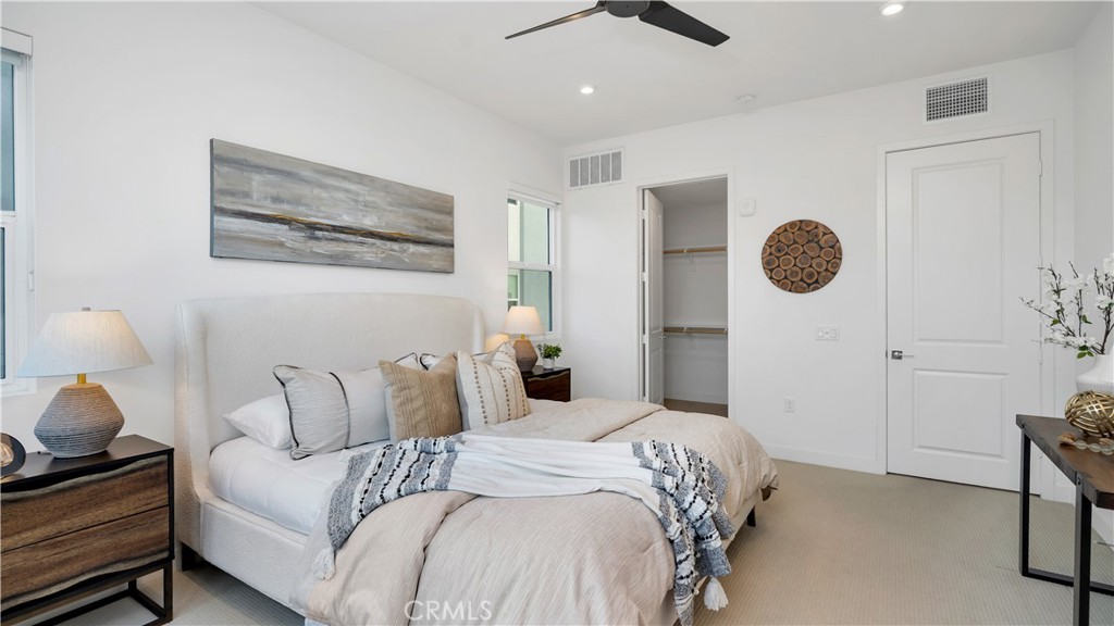 1130 S Urbana