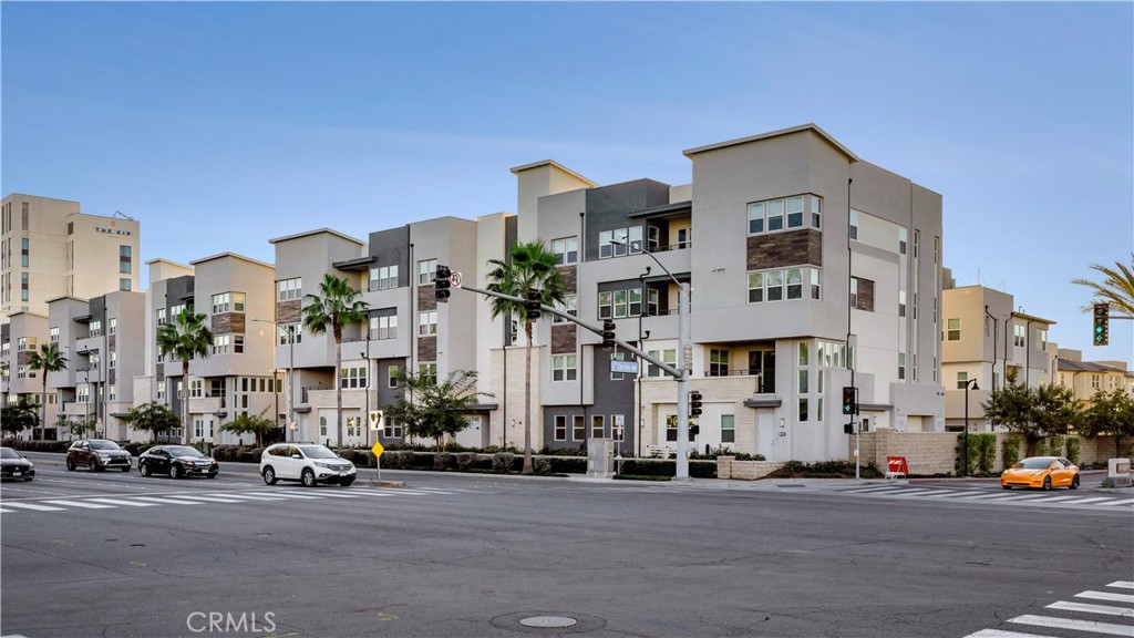 1130 S Urbana