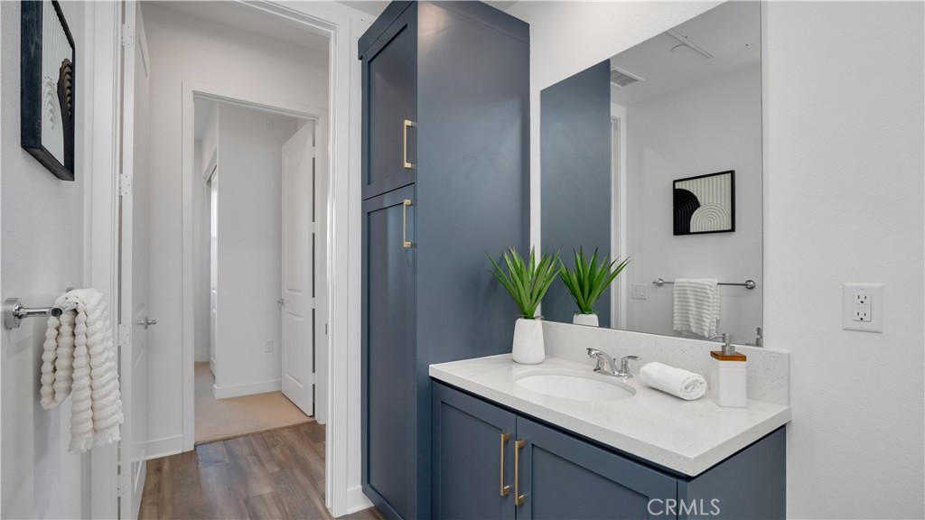 1130 S Urbana