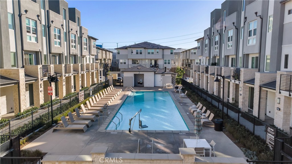 1130 S Urbana