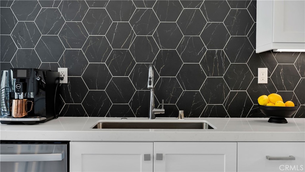 1669 W Lincoln Avenue 102