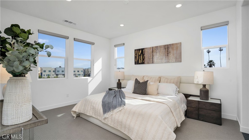 1669 W Lincoln Avenue 102