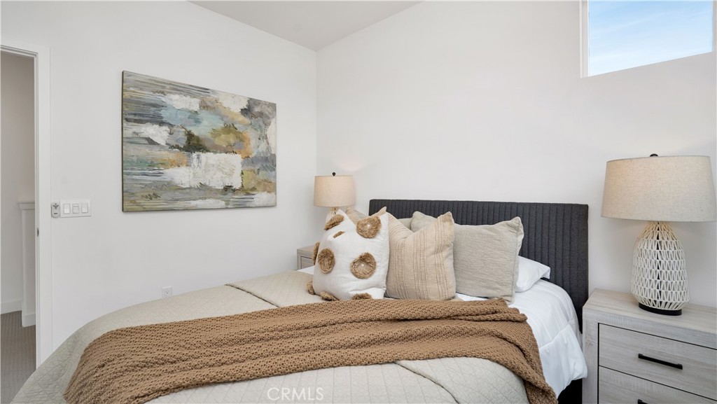 1669 W Lincoln Avenue 102