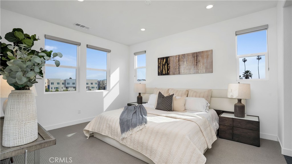 1669 W Lincoln Avenue 102