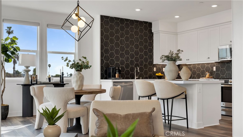 1669 W Lincoln Avenue 102