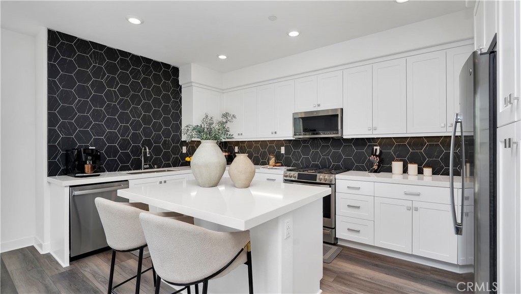 1669 W Lincoln Avenue 102