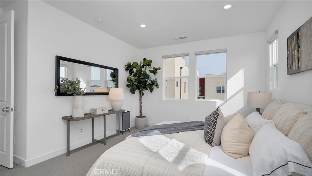 1669 W Lincoln Avenue 102