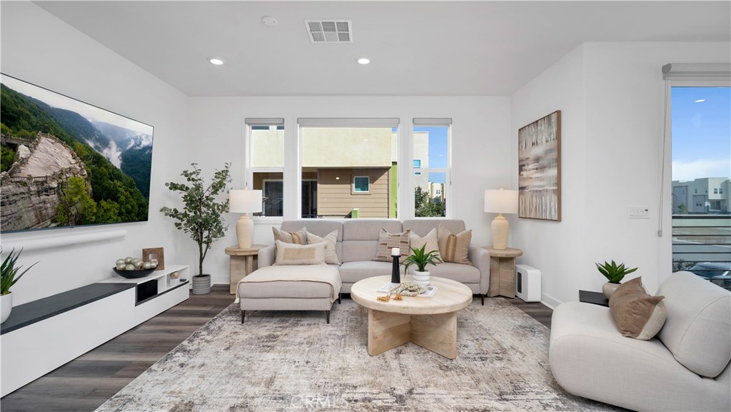 1669 W Lincoln Avenue 102