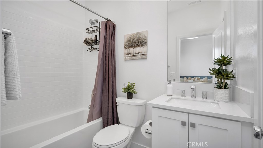 1669 W Lincoln Avenue 102