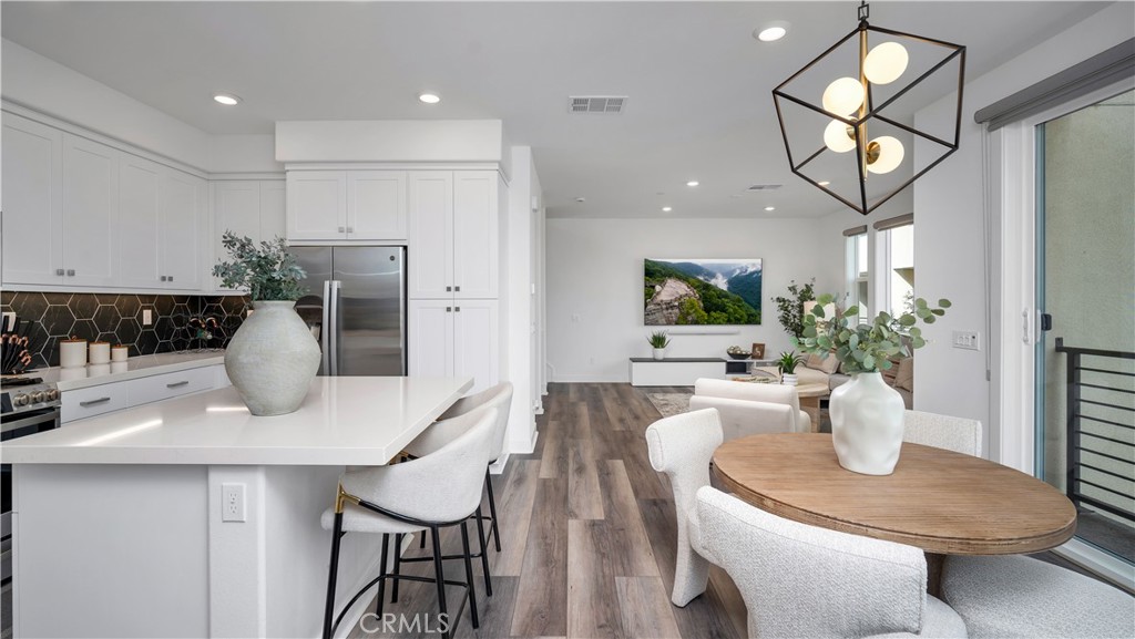 1669 W Lincoln Avenue 102