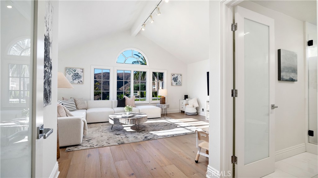 4855 Green Crest Drive