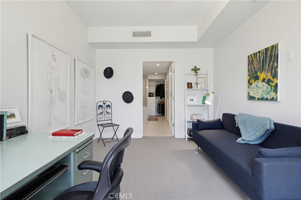 855 N Croft Avenue 302