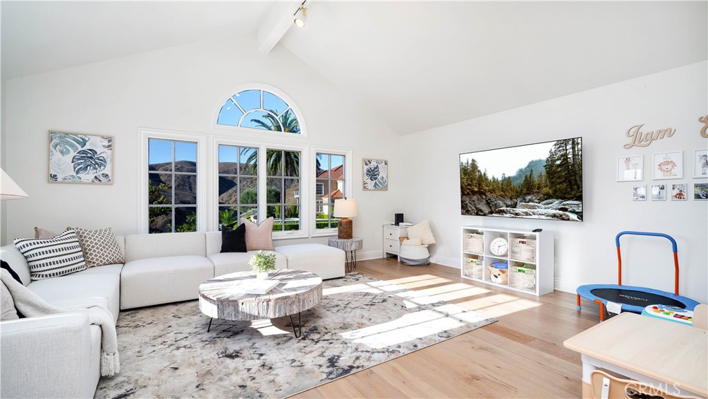 4855 Green Crest Drive