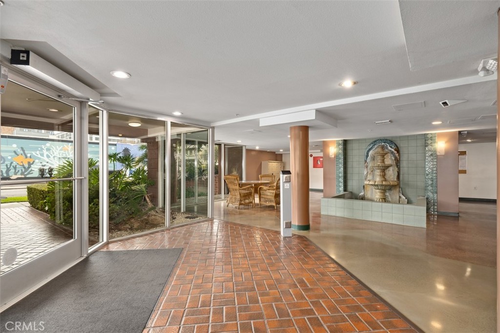 801 Pine Avenue 401