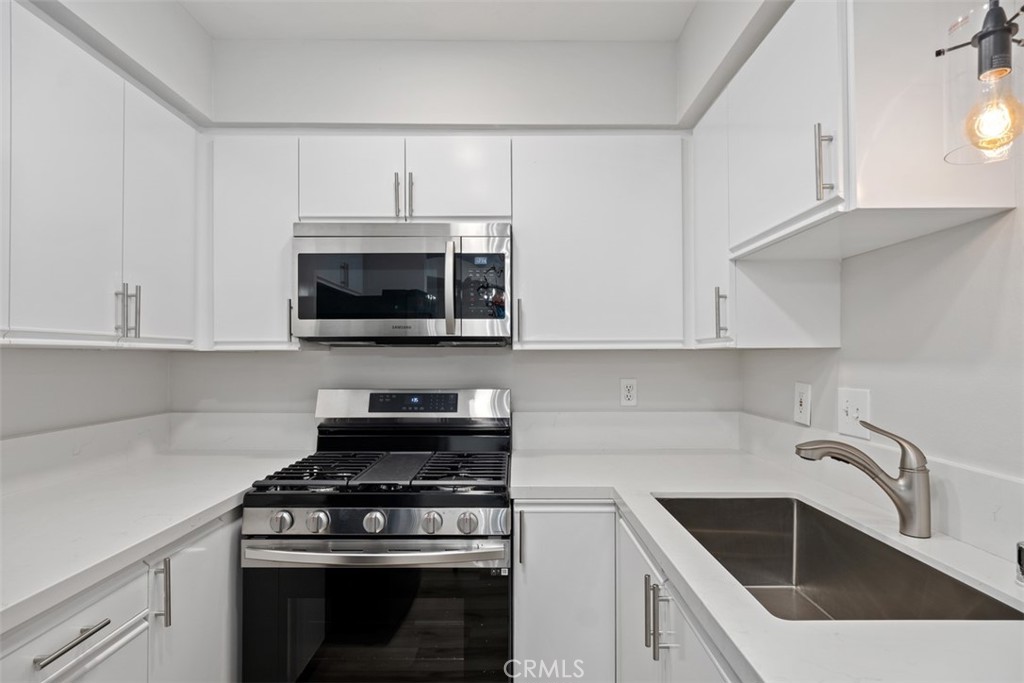 801 Pine Avenue 401