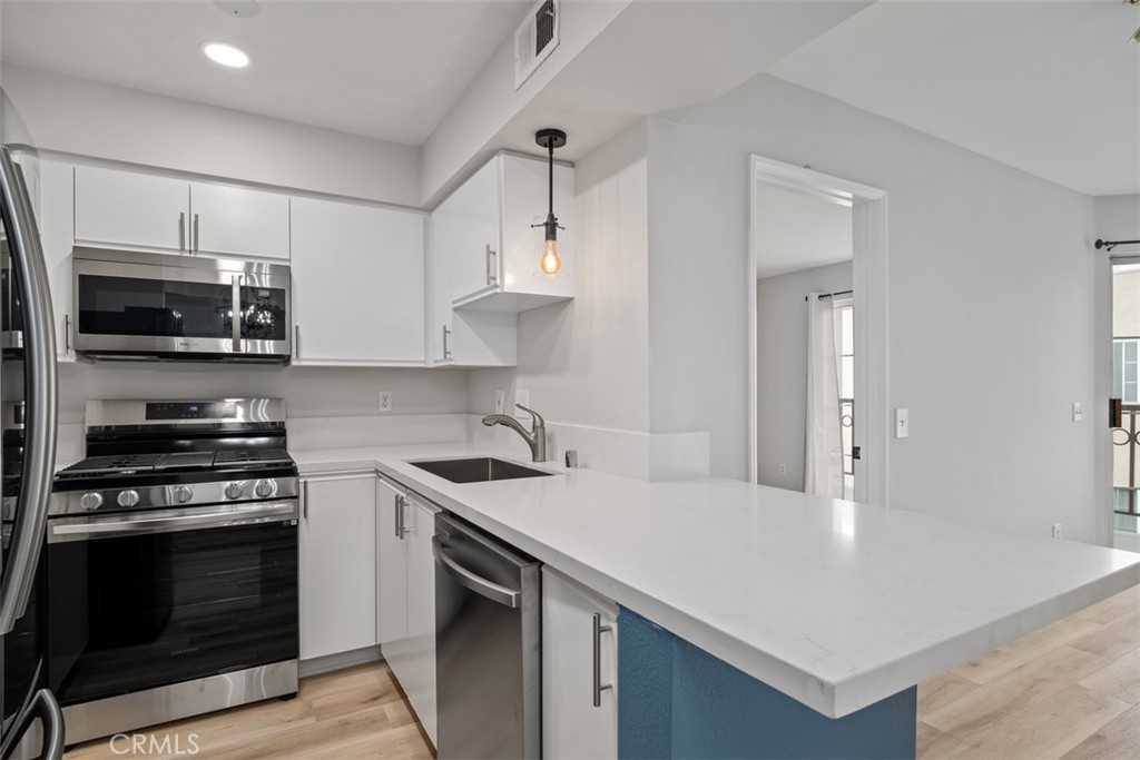 801 Pine Avenue 401