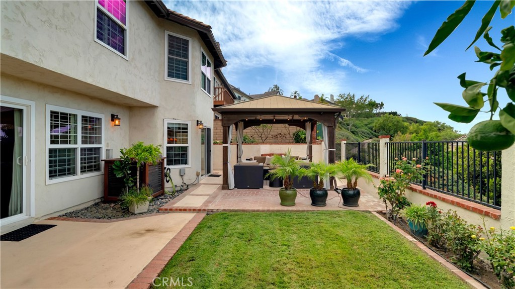 6139 E West View