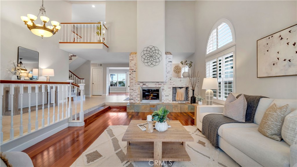 6139 E West View