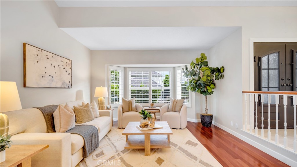 6139 E West View