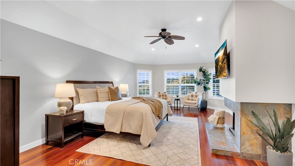6139 E West View