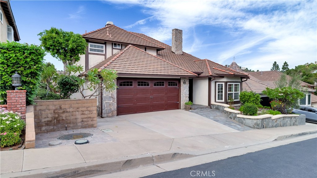 6139 E West View