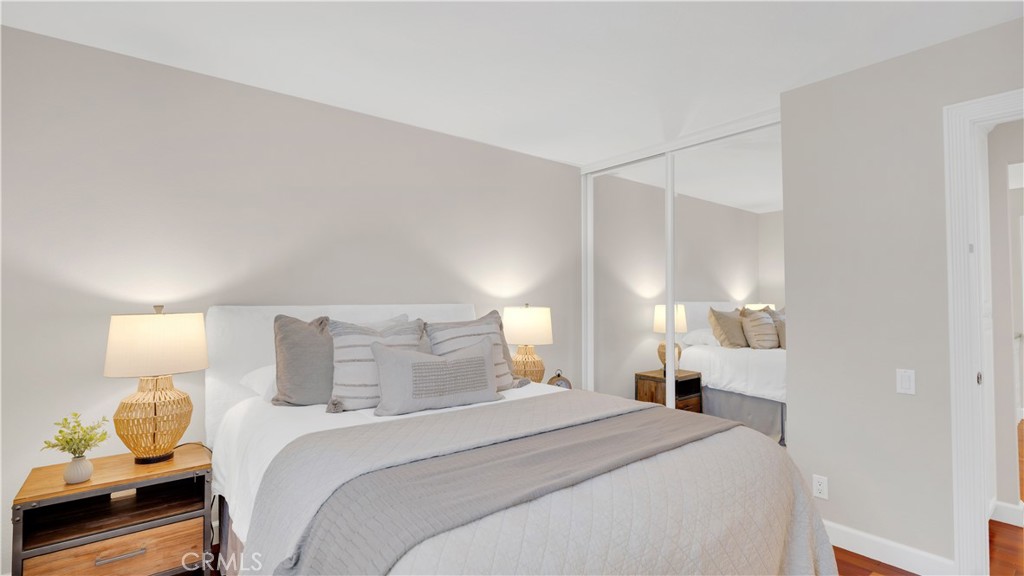 6139 E West View
