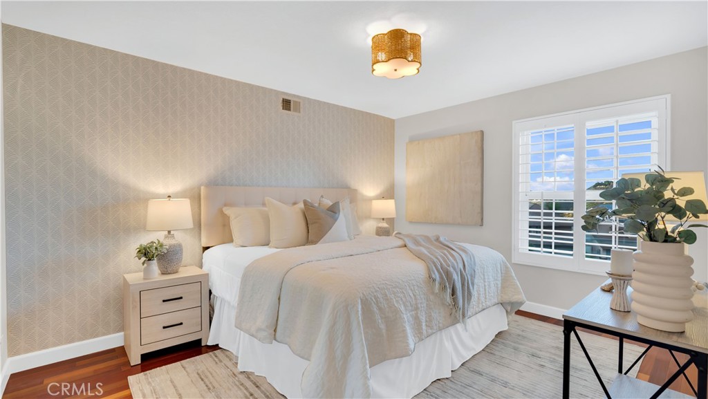 6139 E West View